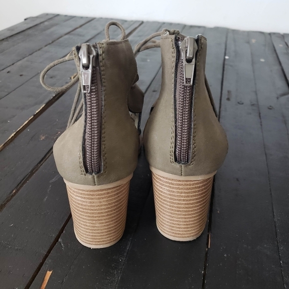 Soda 8.5 Olive Green Lace Up Sandals Heels Open Toe Zipper Back Boho Bohemian - Picture 6 of 9